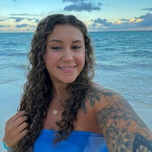 Meet your Posher, Jade